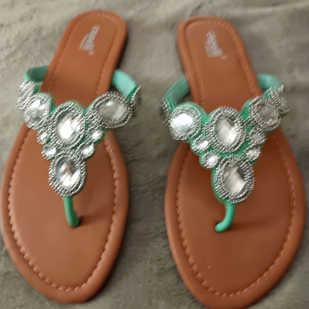 CAPELLI NEW YORK MINT GREEN THONG SANDALS SIZE 7